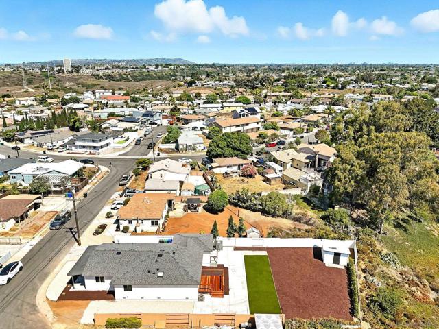 2525 Inman Ct, San Diego CA: https://media.crmls.org/mediaz/c185b21a-094b-43e5-9c52-b40b411e3fb6.jpg