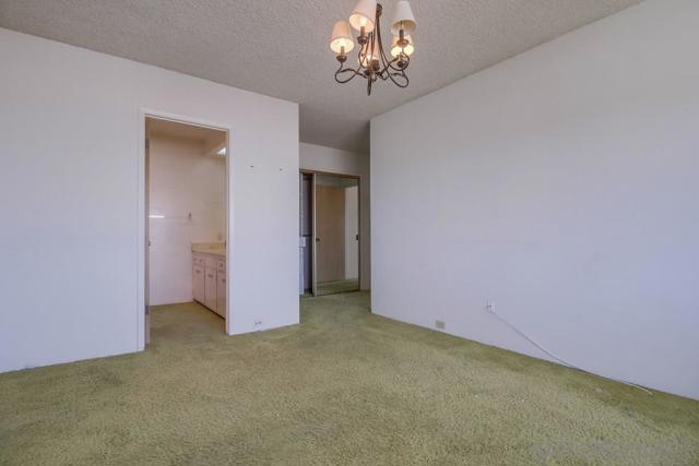 954 Harbor View Dr, San Diego CA: https://media.crmls.org/mediaz/c186086f-63f6-4fe2-88dd-dc8e7c8b845d.jpg
