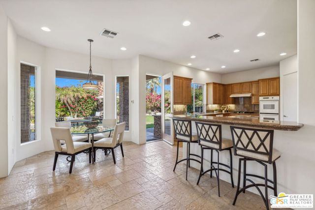 2 Varsity Circle, Rancho Mirage CA: https://media.crmls.org/mediaz/c1861a33-79a8-4923-b3eb-097b3a12ebcc.jpg