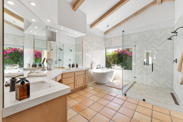 51230 Avenida Obregon, La Quinta CA: https://media.crmls.org/mediaz/c18648c5-bc2f-4328-b9ee-5ae5766717d1.jpg