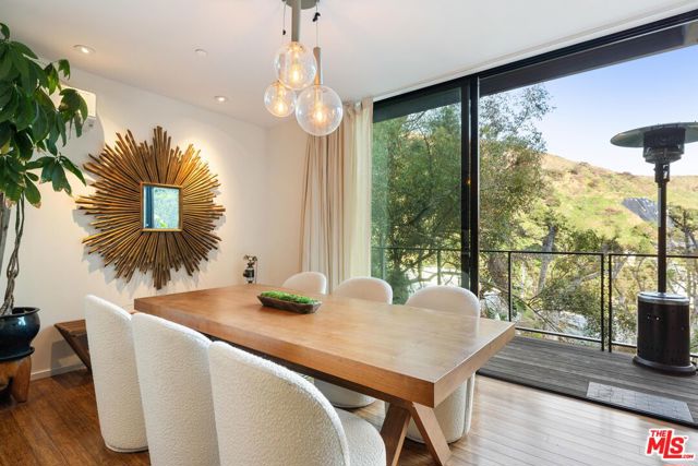 2020 Wattles Drive, Los Angeles CA: https://media.crmls.org/mediaz/c186cc29-de40-49b0-9bd4-9f04b4aaa467.jpg