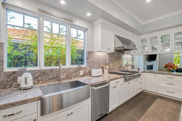375 Hillview Dr, Fremont CA: https://media.crmls.org/mediaz/c186ceac-c878-484d-acf9-e823d254c5b6.jpg