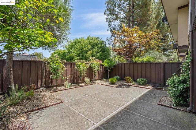 3 Forest Lane, San Rafael CA: https://media.crmls.org/mediaz/c18758a2-7200-4b82-9f65-e0bf49672696.jpg