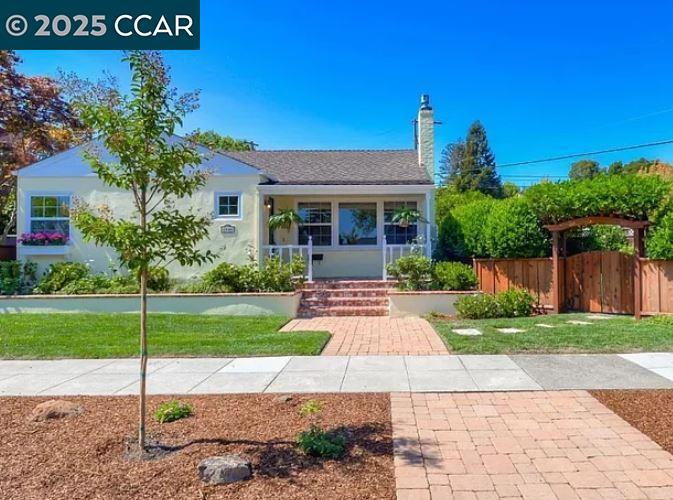 2000 Arroyo Ave