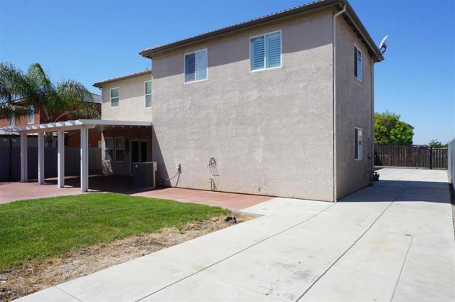 334 Honeybell Street, Los Banos CA: https://media.crmls.org/mediaz/c18a3af9-5589-4efd-8a7b-1eef4e49693d.jpg