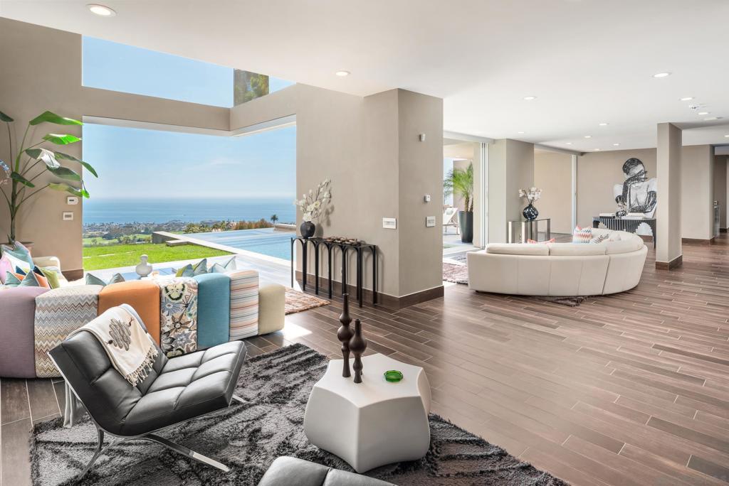 MLS #250041107SD image #14