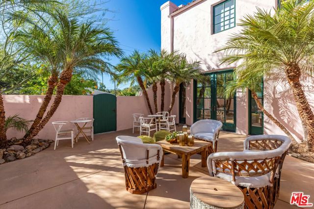 202 Canada Street, Ojai CA: https://media.crmls.org/mediaz/c18af5ef-17f3-43e7-9da2-c5ed9d01dd00.jpg