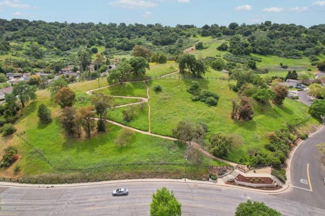 783 Dubanski Drive, San Jose CA: https://media.crmls.org/mediaz/c18b13bb-9ea3-448b-9b9d-e2944580f880.jpg