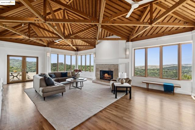 12688 Brookpark Road, Oakland CA: https://media.crmls.org/mediaz/c18b22ca-6a9b-44cf-893f-cf32e10546b4.jpg
