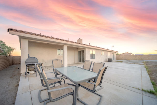 1492 N Marina Drive, Thermal CA: https://media.crmls.org/mediaz/c18b84da-1fd6-42bf-83b0-068e1492e121.jpg