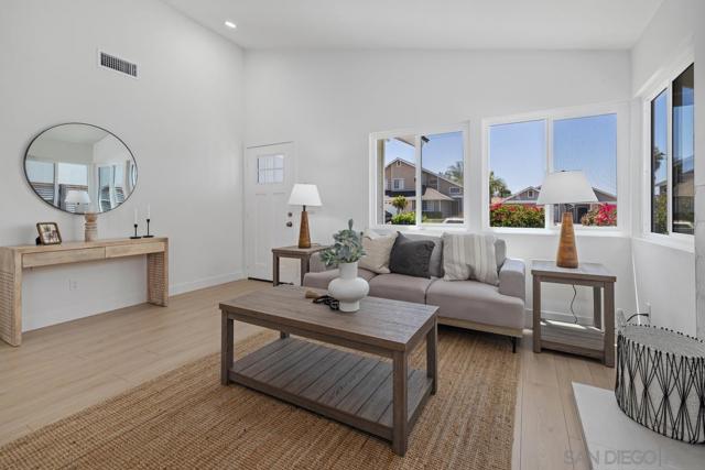 5868 Kings View Ct, San Diego CA: https://media.crmls.org/mediaz/c18c0b89-fc07-4940-93e2-60a8916d6c59.jpg