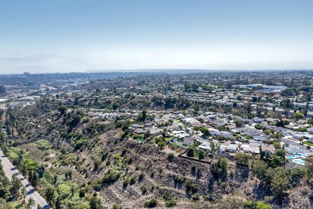 7912 Blue Jay Place, San Diego CA: https://media.crmls.org/mediaz/c18cb6a4-54fb-4c2e-a953-c3af5a9922f3.jpg