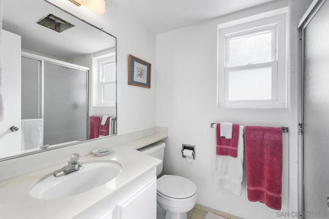 85 Catspaw Cpe, Coronado CA: https://media.crmls.org/mediaz/c18cbf04-56e2-4e0a-adbd-d1f5834e1cf3.jpg