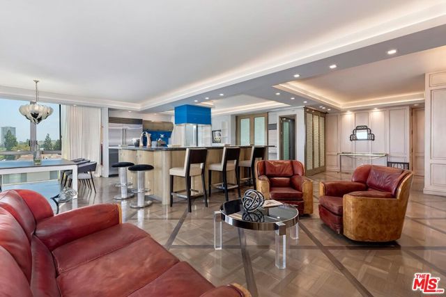 211 S Spalding Drive, Beverly Hills CA: https://media.crmls.org/mediaz/c18ccb29-fabd-4edf-9a9f-2dcc68bb6344.jpg