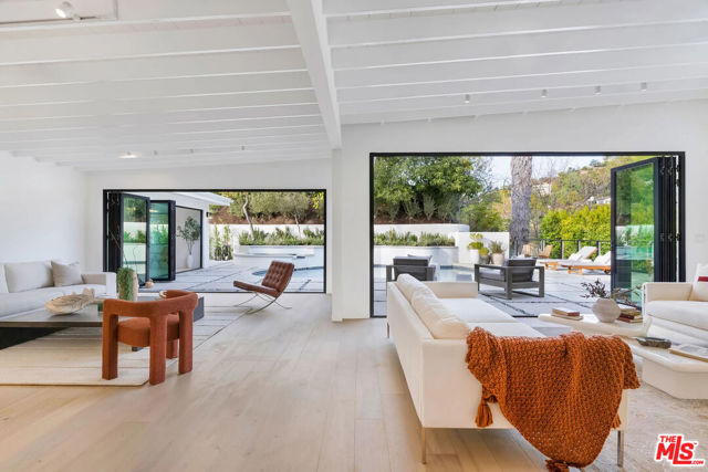 2600 Zorada Drive, Los Angeles CA: https://media.crmls.org/mediaz/c18cfcdc-6f70-4dfc-89a8-8aef91859df8.jpg