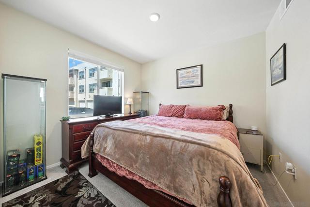 5405 Calle Sand Arch, San Diego CA: https://media.crmls.org/mediaz/c18d6a71-52b3-4941-9bb4-2ebabae372ec.jpg