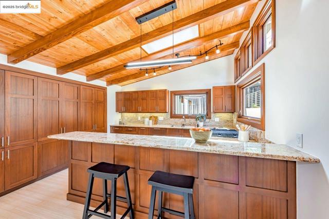 6815 Paso Robles Dr, Oakland CA: https://media.crmls.org/mediaz/c18d8341-cd83-41f4-b7a8-33c1efc1dd05.jpg