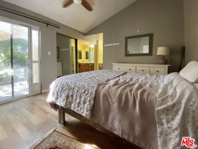 1519 Sunset Avenue, Pasadena CA: https://media.crmls.org/mediaz/c18dcc3a-a605-4e67-ad90-98971cc44cbe.jpg