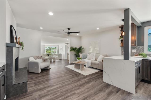 4179 Galt St, San Diego CA: https://media.crmls.org/mediaz/c18df730-42db-4d82-994c-c4c364676db8.jpg