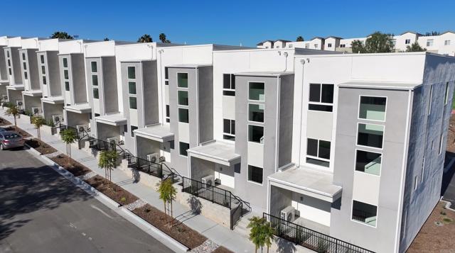 Detail Gallery Image 6 of 8 For 4958 Ocean View Bld, San Diego,  CA 92113 - 3 Beds | 3 Baths