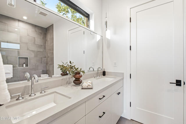 5 Bed Home for Sale in Sherman Oaks, California