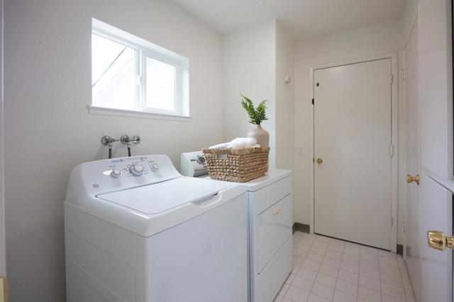 2008 Touraine Lane, Half Moon Bay CA: https://media.crmls.org/mediaz/c18ee59e-4bd7-431f-b959-8e02ccf2086a.jpg