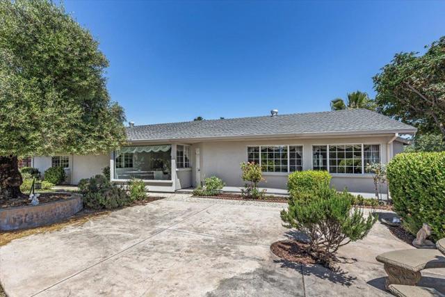 22187 Old Santa Cruz Highway, Los Gatos CA: https://media.crmls.org/mediaz/c18f025e-34b1-421f-aec8-802167c5b18f.jpg