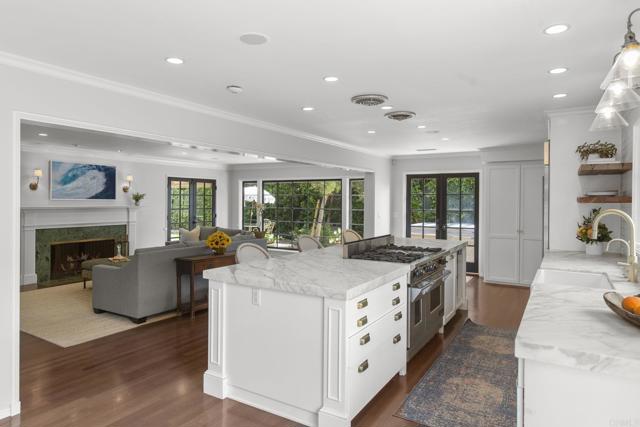 Detail Gallery Image 10 of 47 For 315 Mira Monte, La Jolla,  CA 92037 - 4 Beds | 3/1 Baths