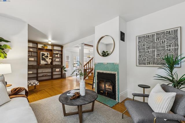 3215 Liberty Ave, Alameda CA: https://media.crmls.org/mediaz/c18f0e41-f796-42b3-ae46-e7eb94b83a85.jpg