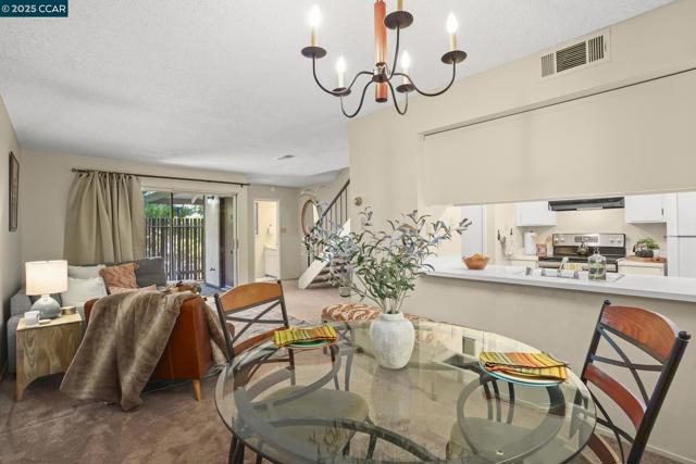 5475 Roundtree Pl, Concord CA: https://media.crmls.org/mediaz/c18f2a53-b04b-4f2f-b8d2-9be99a4a7064.jpg