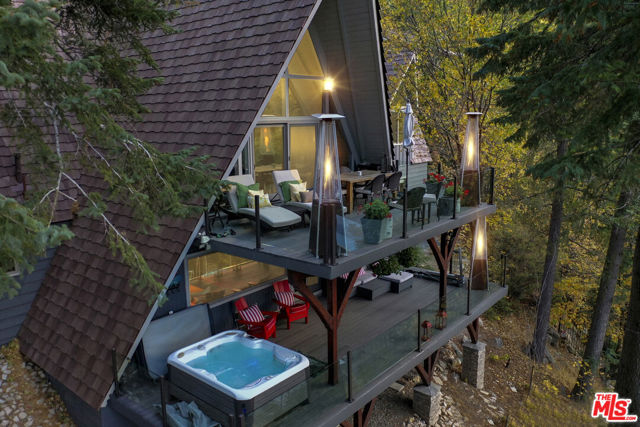 161 Rocky Point Road, Lake Arrowhead CA: https://media.crmls.org/mediaz/c18f2d28-59c1-4053-8291-1ff977b279ea.jpg