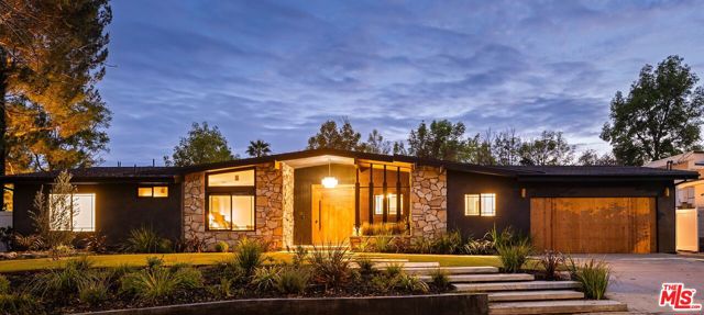 Photo of 5625 Wilhelmina Avenue, Woodland Hills, CA 91367