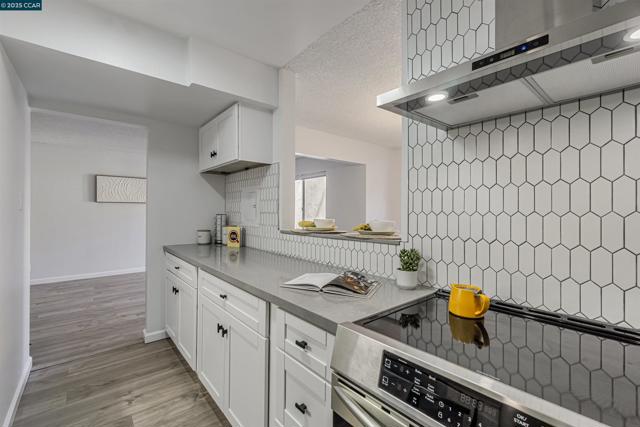 2200 Laguna Cir, Concord CA: https://media.crmls.org/mediaz/c190a955-24e8-48a9-9767-d0e46601eab9.jpg
