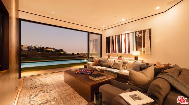 4 Bed Home for Sale in Los Angeles, California