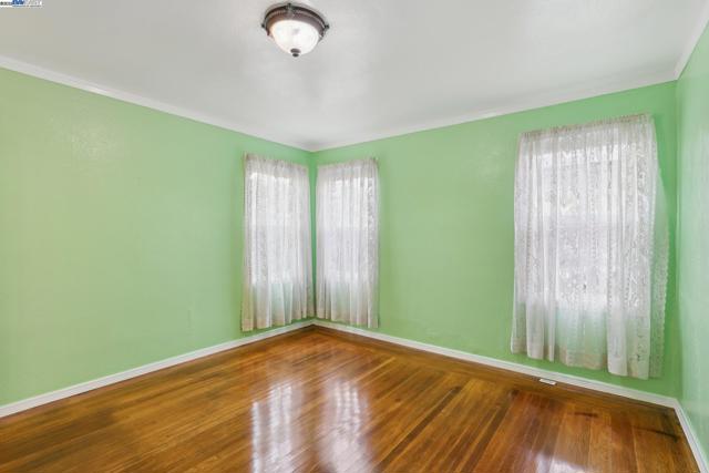 11768 Main St, Sunol CA: https://media.crmls.org/mediaz/c191db39-0b6c-4996-aa5b-db24e2c295c1.jpg