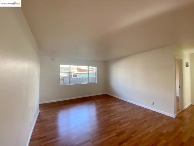 3044 Capp ST, Oakland CA: https://media.crmls.org/mediaz/c19311b1-1870-42a4-b649-1e747caa4159.jpg