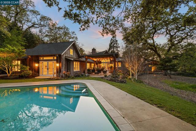 15 Cascade Ln, Orinda CA: https://media.crmls.org/mediaz/c1938a68-e39c-4b0e-bd1f-429857bd68a5.jpg