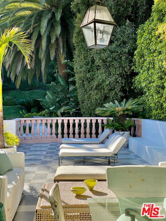 Drew Fenton | 1241 Stone Canyon Road Los Angeles CA | MLS: 7455981 Drew Fenton | 1241 Stone Canyon Road Los Angeles CA | MLS: 7455981