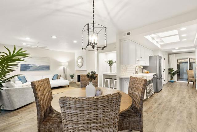 12859 Caminito del Canto, Del Mar CA: https://media.crmls.org/mediaz/c1947c06-5d2e-40e2-b73c-5c1209f92b52.jpg