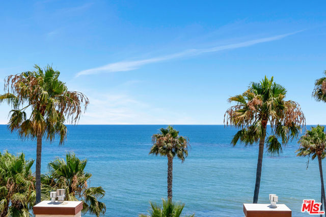 26664 Seagull Way, Malibu CA: https://media.crmls.org/mediaz/c194c4e2-c541-4c4a-bc38-d3227beb0b39.jpg