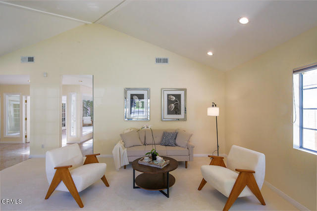 220 W Hillcrest Boulevard, Monrovia CA: https://media.crmls.org/mediaz/c1959da6-79a1-4838-887c-11afc81d49c8.jpg