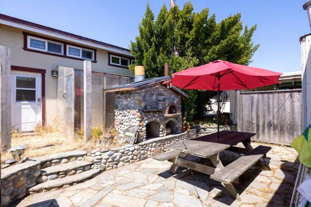 1325 Circle Avenue, Seaside CA: https://media.crmls.org/mediaz/c195b52a-3346-4206-9e92-4f4a0f297d42.jpg