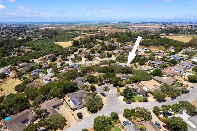 14892 Blue Oak Place, Salinas CA: https://media.crmls.org/mediaz/c196b7a2-24f2-42a5-96b2-65c6a402454e.jpg