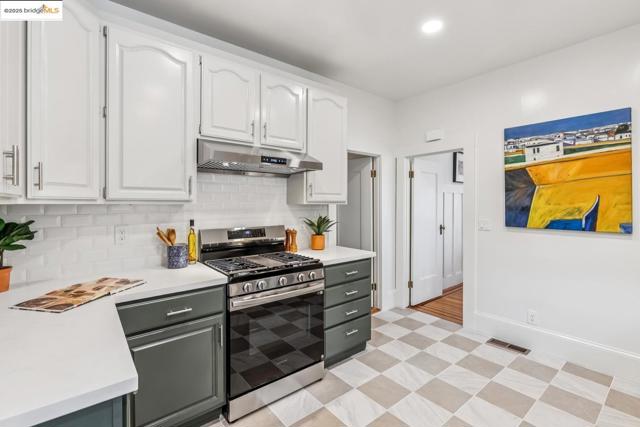 1936 Berryman ST, Berkeley CA: https://media.crmls.org/mediaz/c196c50c-bde6-4b68-8219-99c8be76e508.jpg