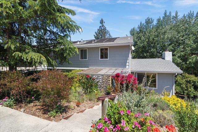 878 Hillcrest Drive, Redwood City CA: https://media.crmls.org/mediaz/c1970bca-6d92-4a18-aaf5-bee9814c7262.jpg