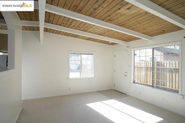 1611 Julia St, Berkeley CA: https://media.crmls.org/mediaz/c1973a3b-31bb-4bfc-831a-f59dddd8944b.jpg