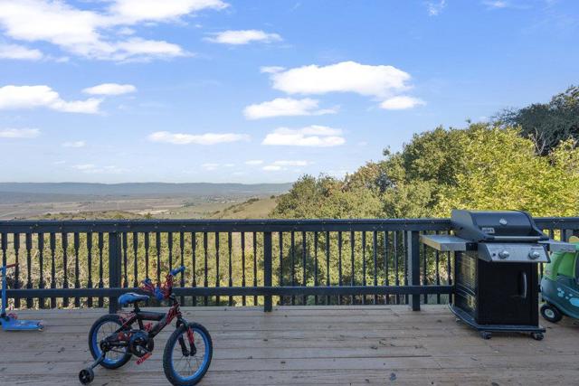 380 Hillside Road, San Juan Bautista CA: https://media.crmls.org/mediaz/c1978aae-dc24-403f-8ac3-12faf7ca724d.jpg