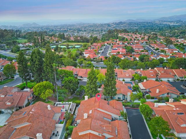 15628 Via Marchena, San Diego CA: https://media.crmls.org/mediaz/c1993cdb-7885-4545-9800-6e42bfcd45d2.jpg