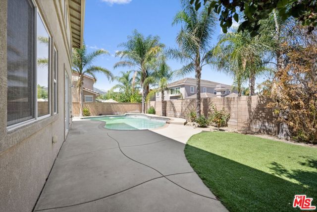 45495 Peacock Place, Temecula CA: https://media.crmls.org/mediaz/c19a1f6e-4a38-48f8-87e4-b331deacbc15.jpg