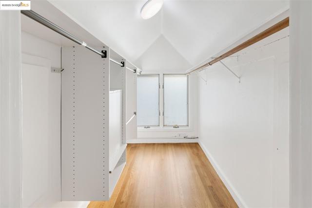 61 Wildwood Ave, Piedmont CA: https://media.crmls.org/mediaz/c19b061c-8c7f-4638-a36c-d3aaef91b667.jpg